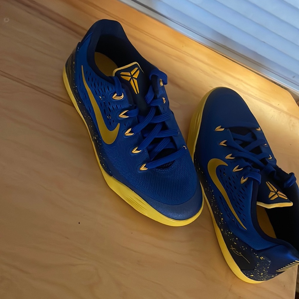 Kobe Nike Blue yellow size 5 youth